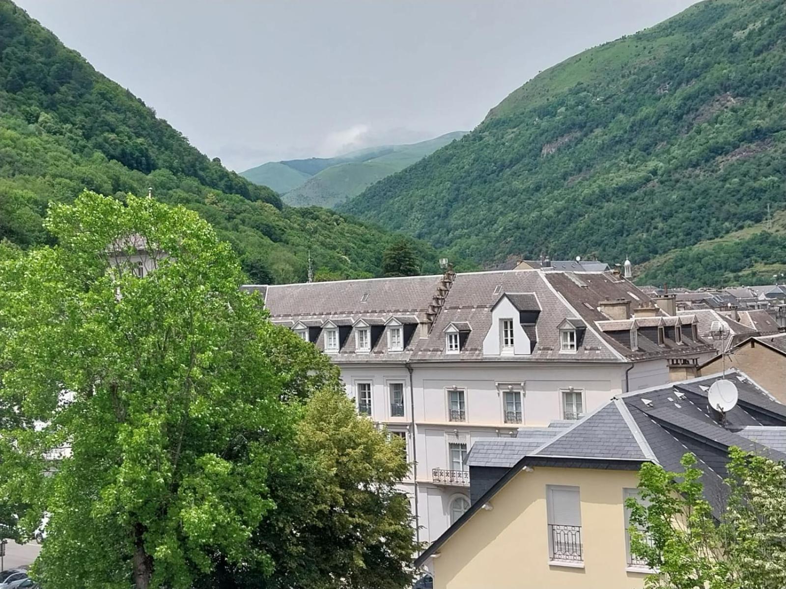 Royal Luchon Aparthotel Bagnères-de-Luchon Εξωτερικό φωτογραφία