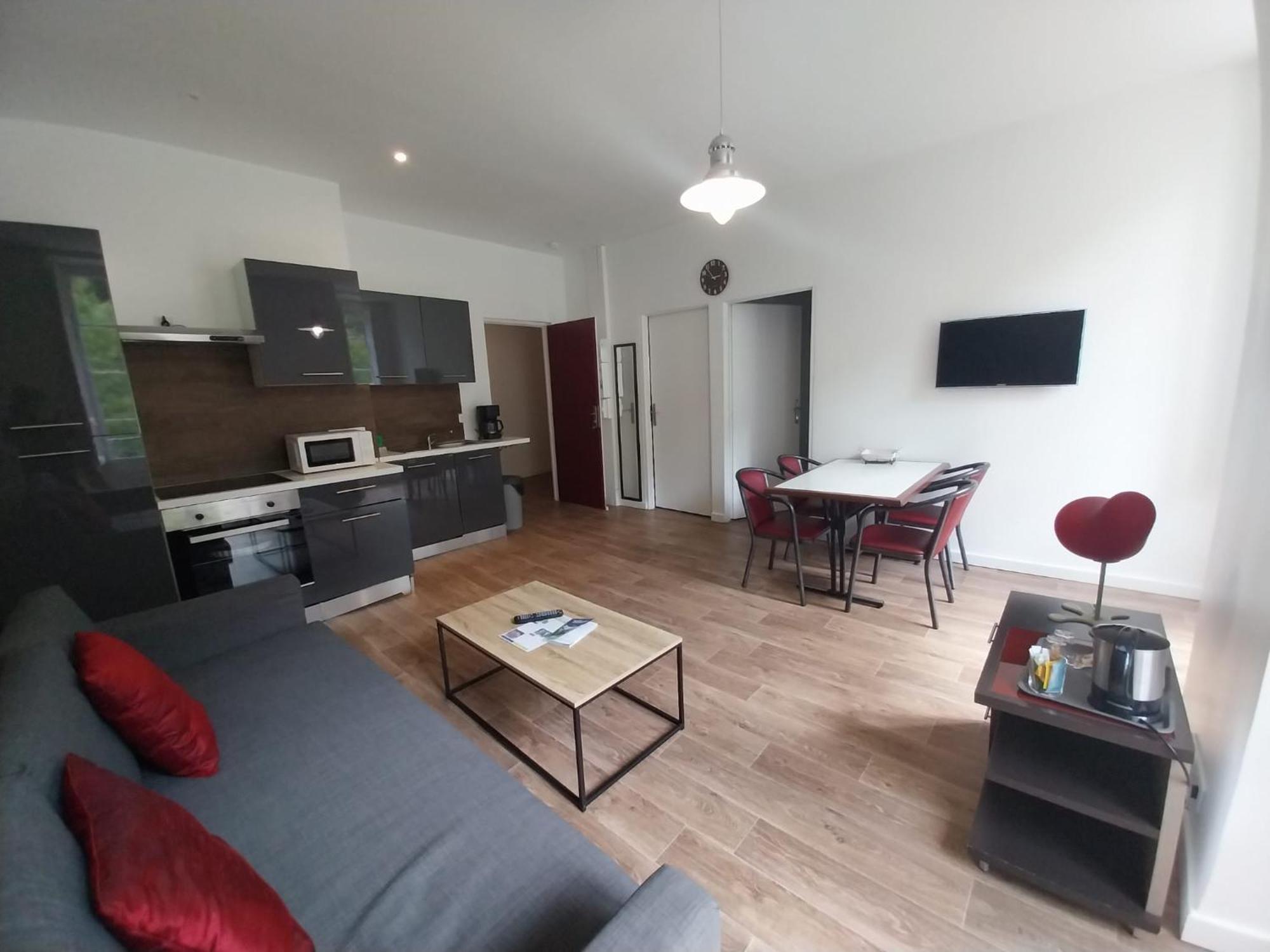 Royal Luchon Aparthotel Bagnères-de-Luchon Εξωτερικό φωτογραφία