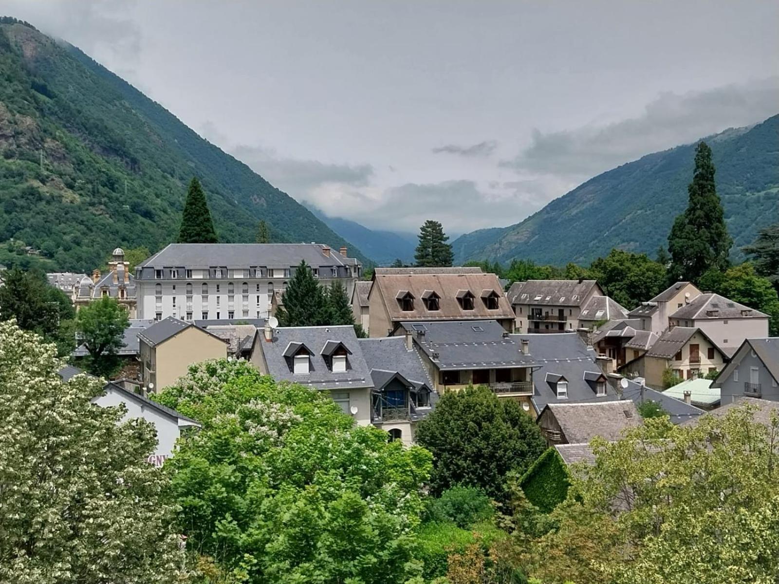 Royal Luchon Aparthotel Bagnères-de-Luchon Εξωτερικό φωτογραφία